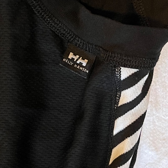 Helly Hansen Women's LIFA Active Stripe Crew Base Layer, Back + White, Large - Picture 2 of 8
